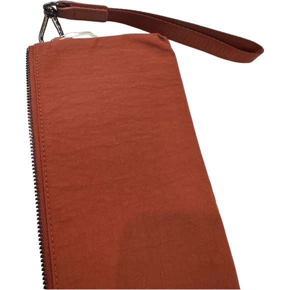 🍋Lululemon Now and Always Pouch
Dark Terracotta - Excellent Condition Like New - Picture 8 of 11